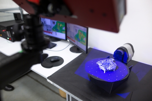 3d metrology machine supporting injection molding automation through computerized inspection and quality control
