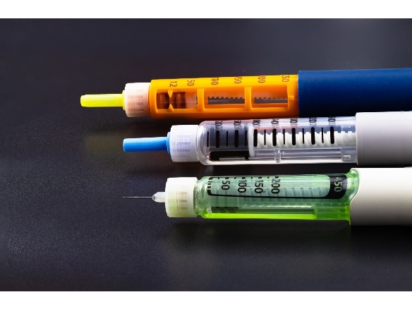 insulin syringes with plastic components